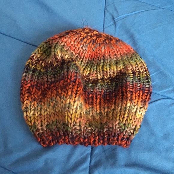 Winter set (5 items): ear muffs, knit beanie, and cashmere beanies (3) - Picture 2 of 3